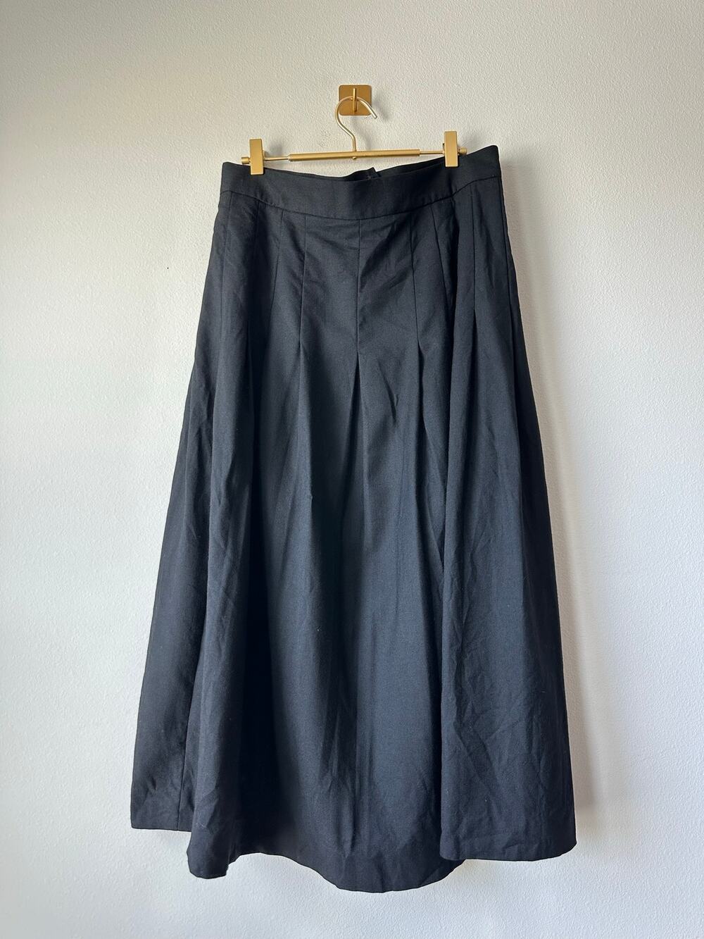 Vintage 90s Black Pleated Midi Skirt High Waist Minimalist Dark Academia 18
